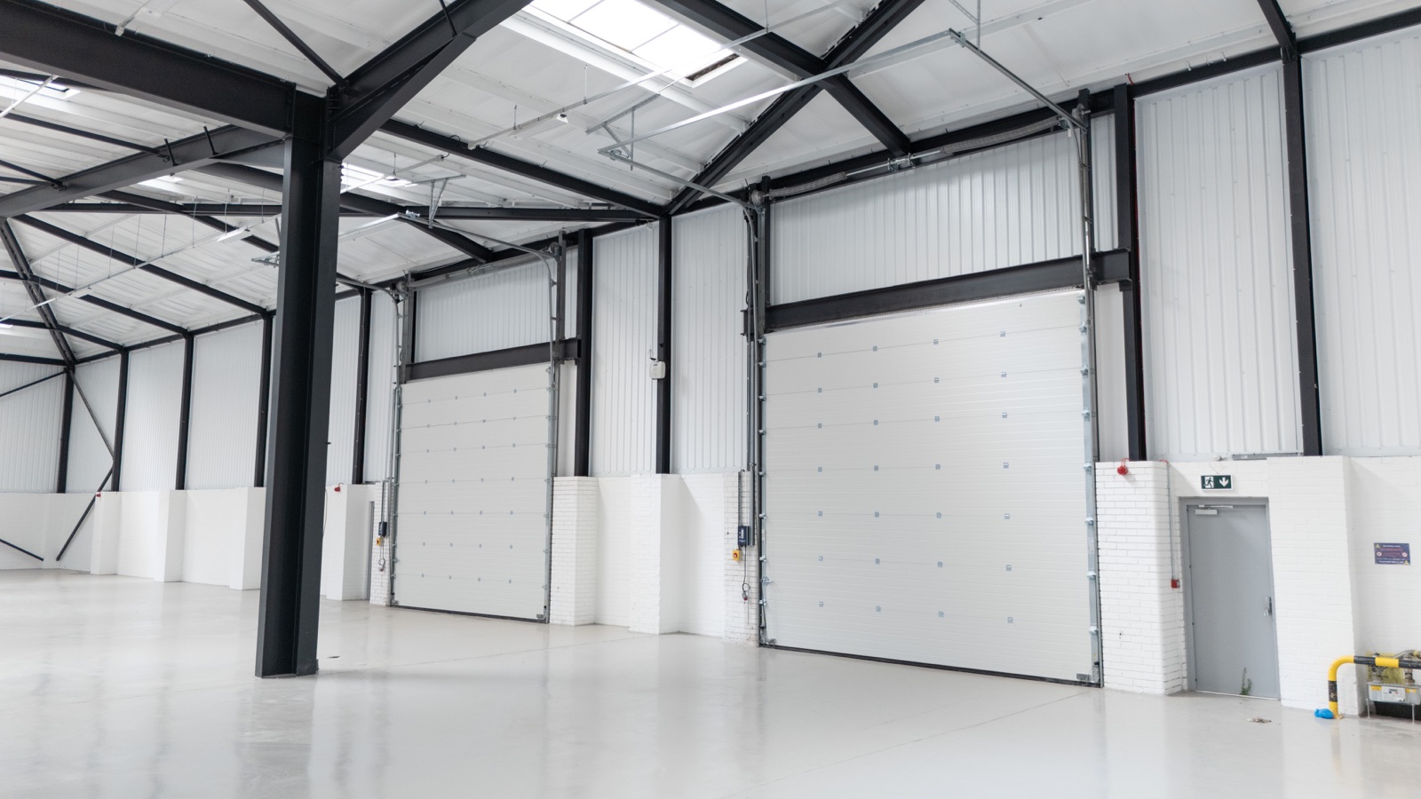 Surface level loading doors inside the warehouse
